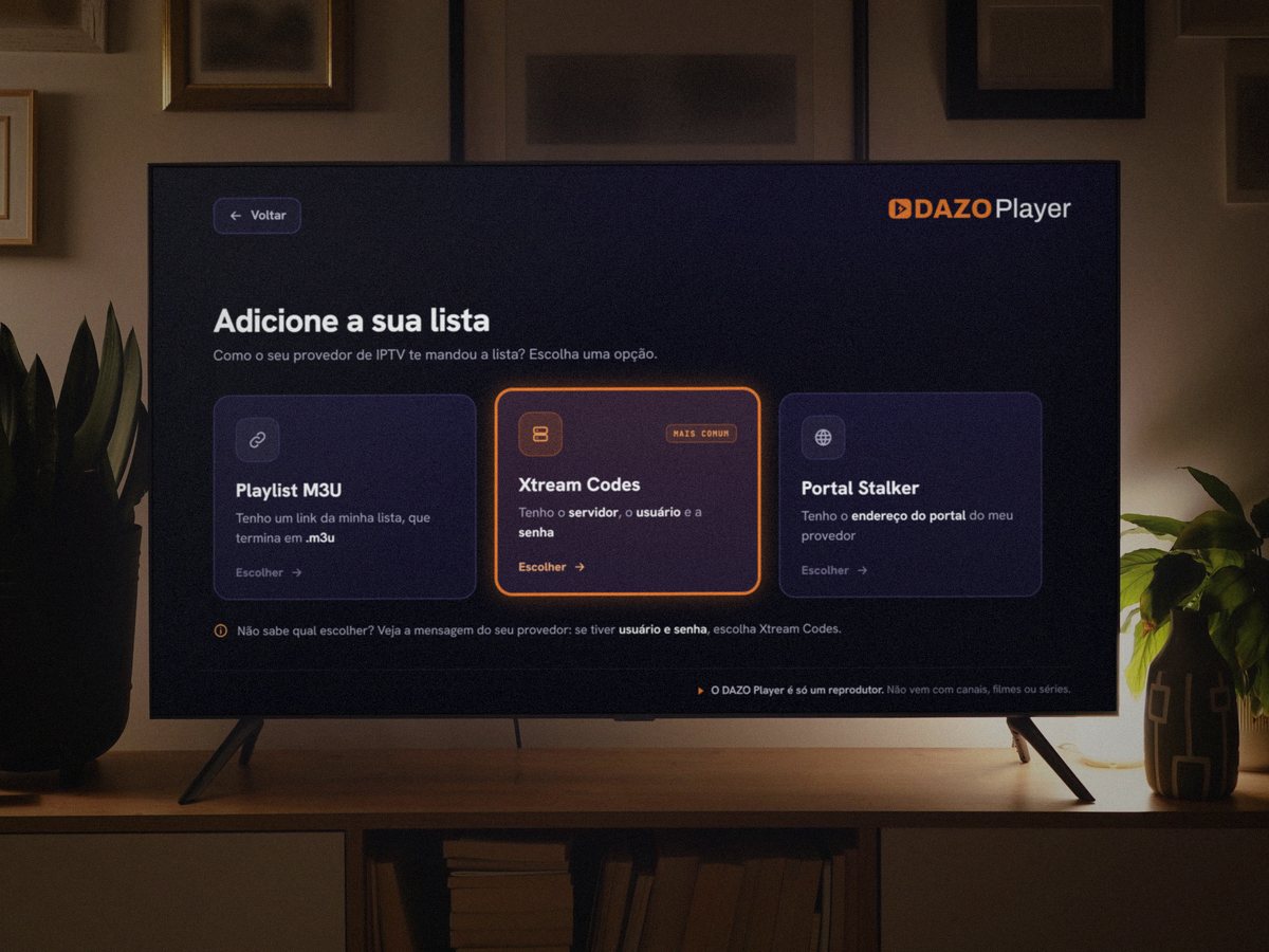 A mesma TV com a tela Adicione a sua lista, do DAZO: Playlist M3U, Xtream Codes e Portal Stalker, com o foco laranja em Xtream Codes.